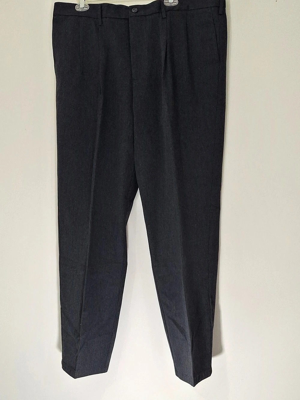 Dockers Signature Khaki Classic Fit D3 Classic Fit Dress Pants in Gray Waist 40 - Picture 11 of 11